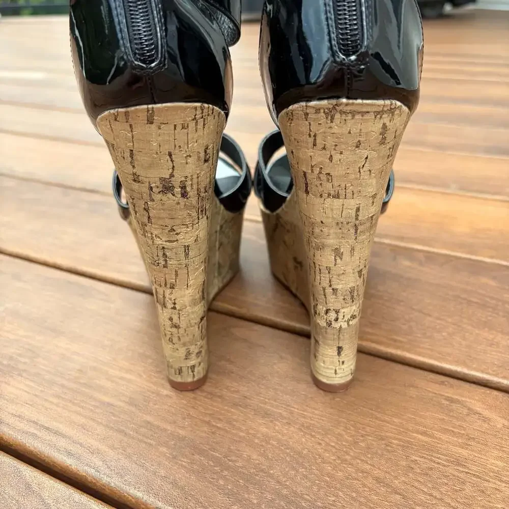 New Scene by ShoeDazzle Rayleen Black Patent Cork Platform Wedge Sandals Size 9